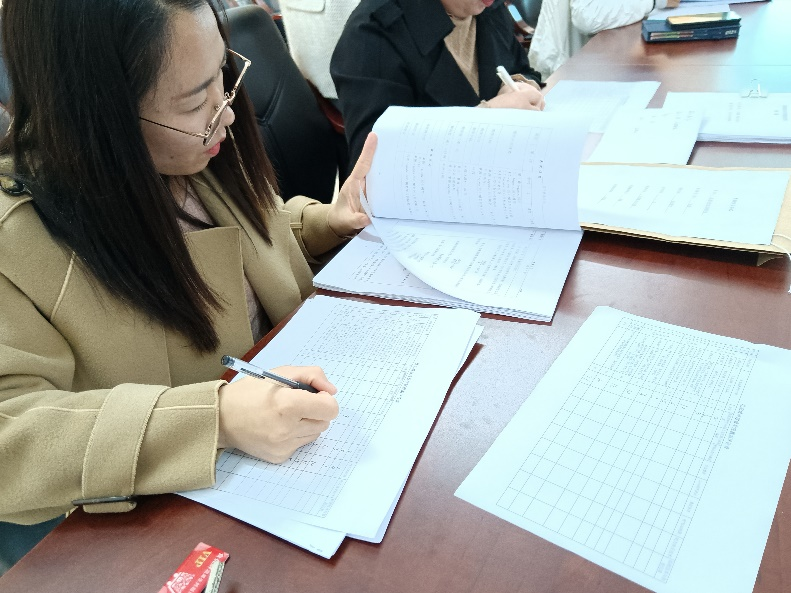 英国威廉希尔举办优秀教案评比活动4
